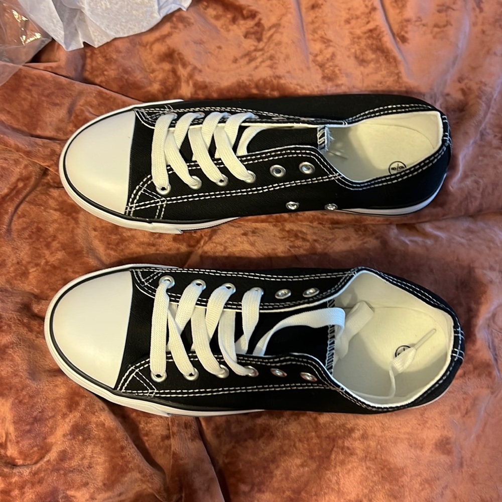 Black converse